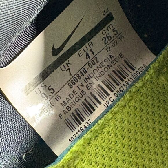 Size 9.5 - Women’s Nike Free Rn Flyknit shoes - Picture 8 of 8